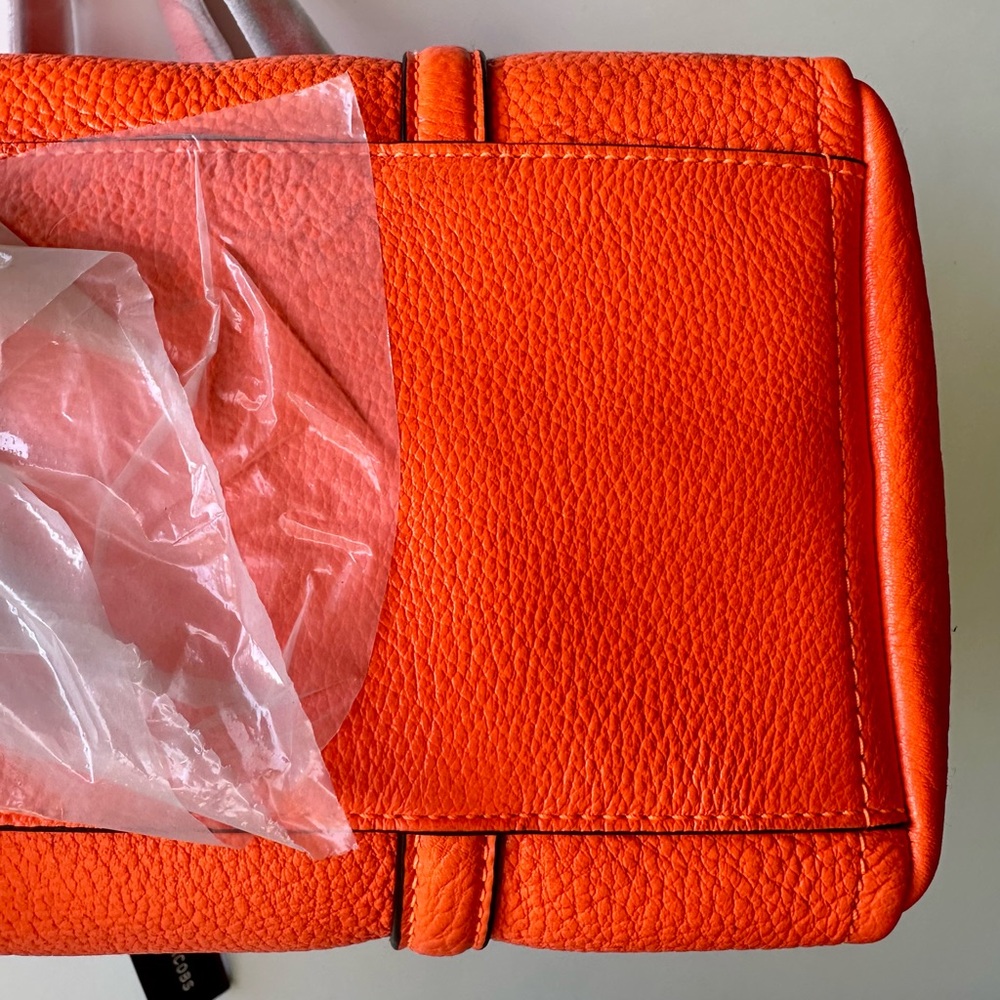 NWT Marc Jacobs The Tag Vibrant Orange Tote - Picture 13 of 16